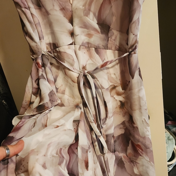 LE Chateau dress, size small, floral - Picture 3 of 6
